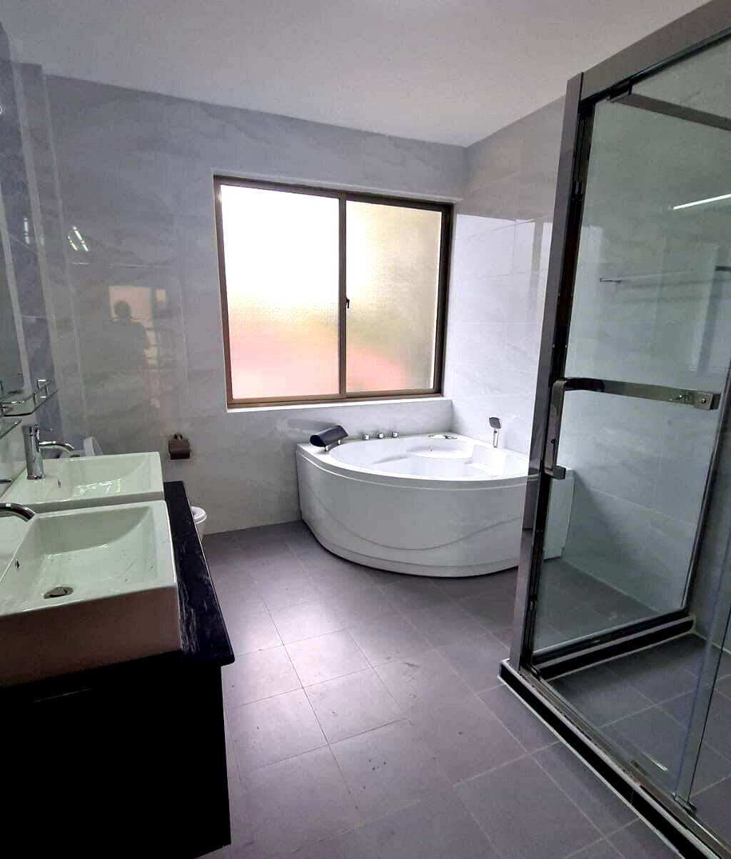 Newly Built 5-Ensuite Townhouse with Private Garden - Lavington