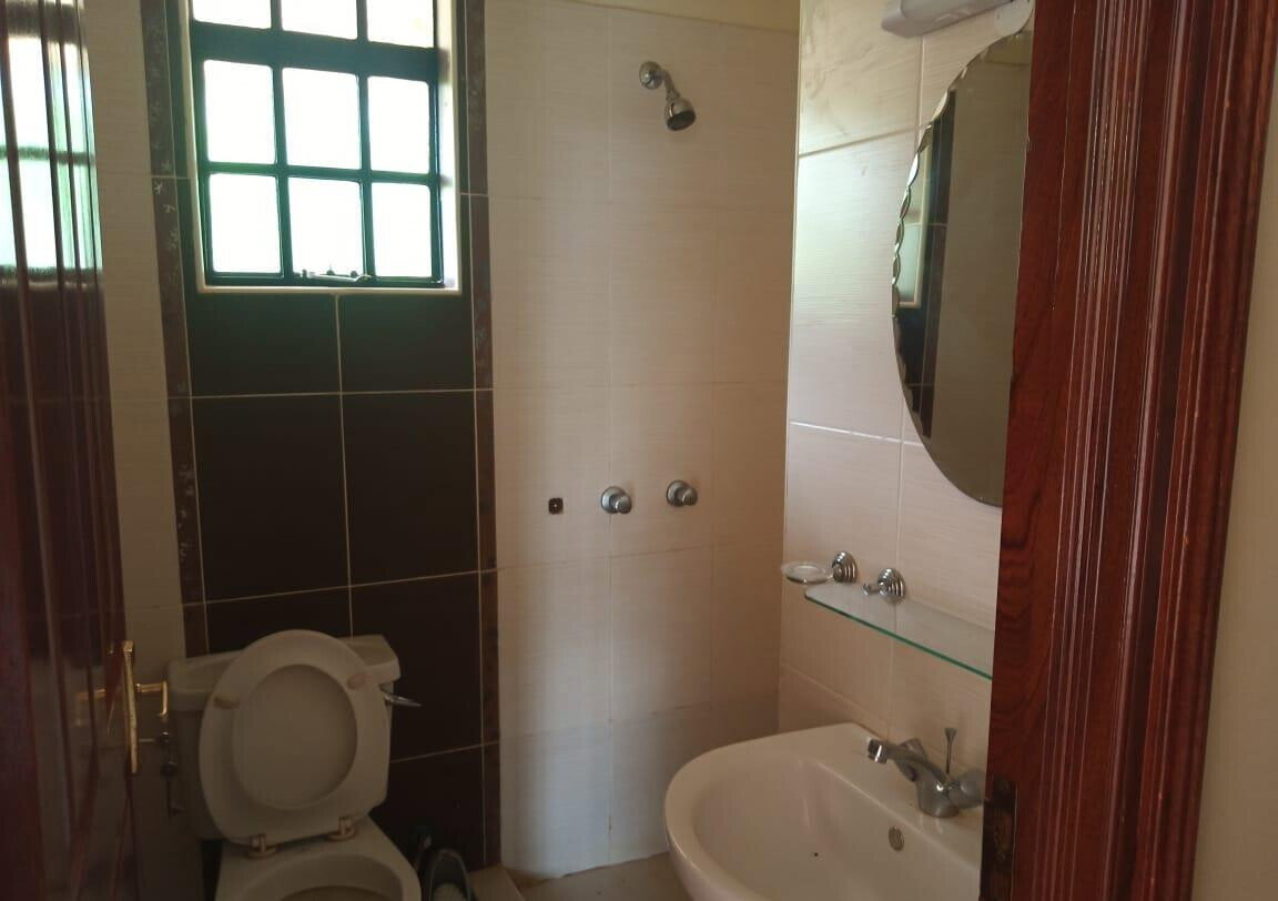 4BR All-Ensuite Townhouse with Safe Haven & Backup Power – Rosslyn