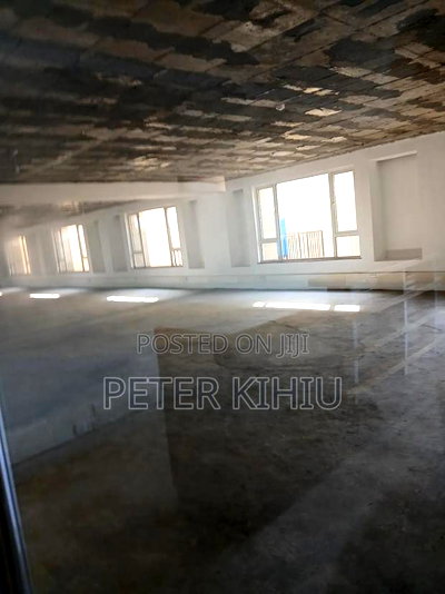 Office/Showroom to Let 6000sqft on North Airport Road - Image 5