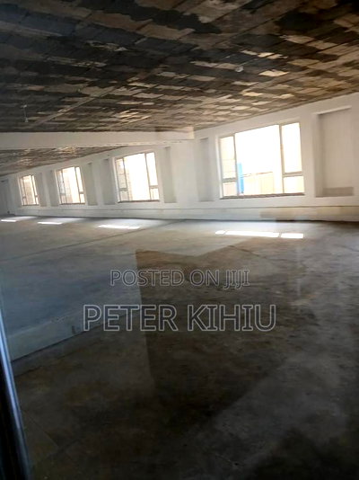 Office/Showroom to Let 6000sqft on North Airport Road - Image 7