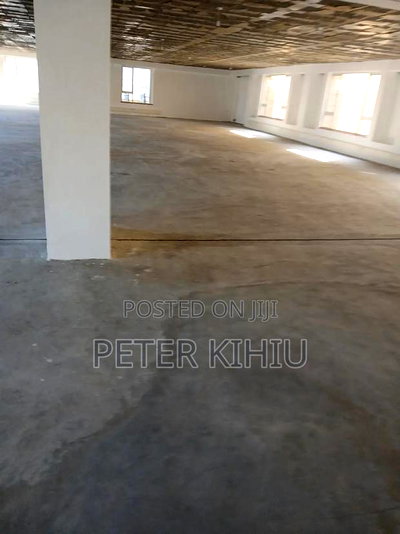 Office/Showroom to Let 6000sqft on North Airport Road - Image 3