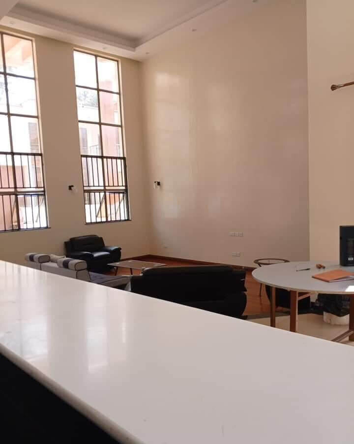 Spacious 5-Bed Townhouse with Servant Quarter & Garden - Lavington