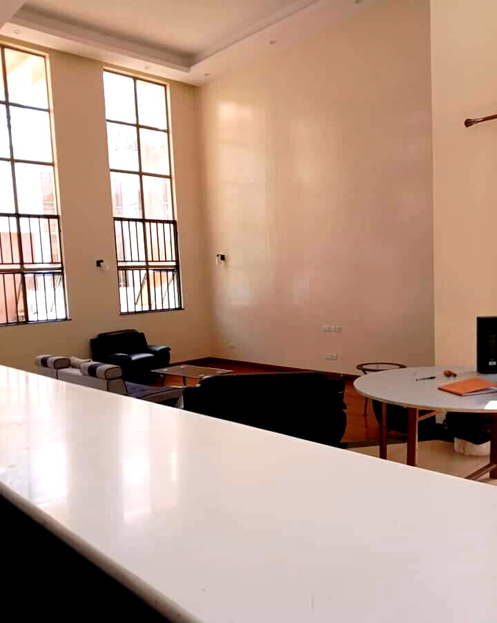 Spacious 5-Bed Townhouse with Servant Quarter & Garden - Lavington