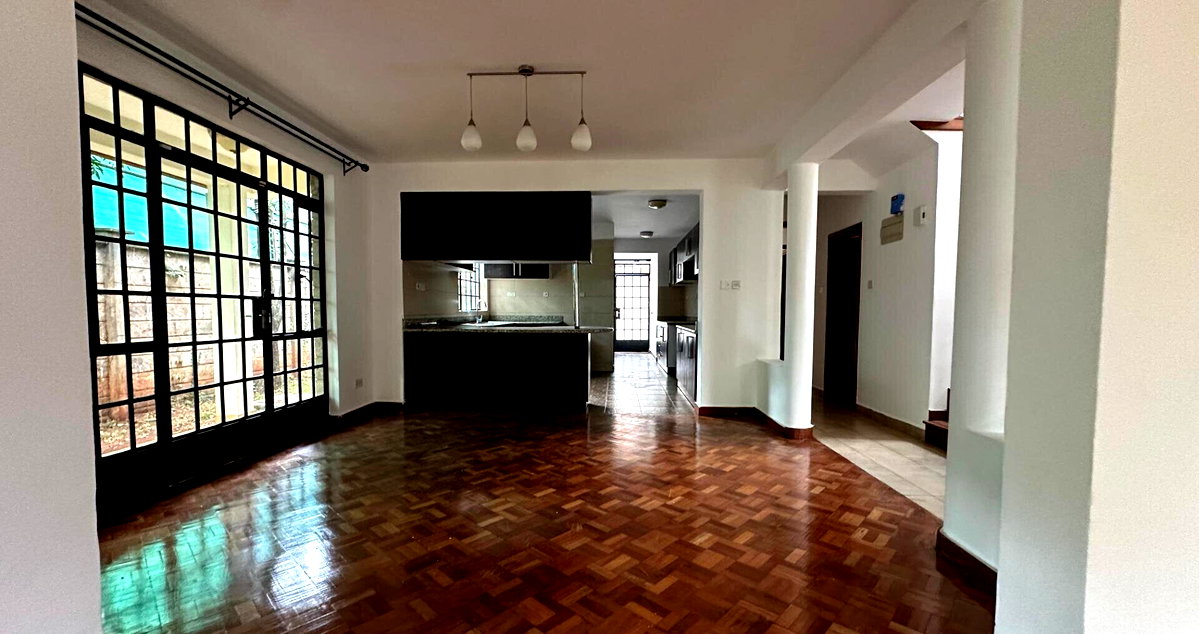 4BR Villa with Private Garden & DSQ - Lavington