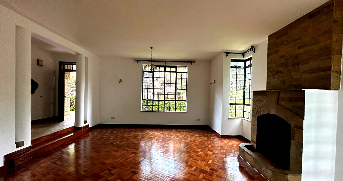 4BR Villa with Private Garden & DSQ - Lavington