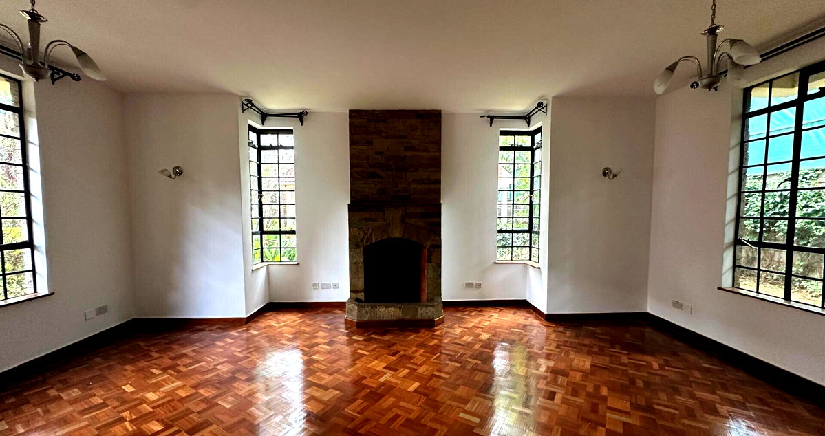 4BR Villa with Private Garden & DSQ - Lavington