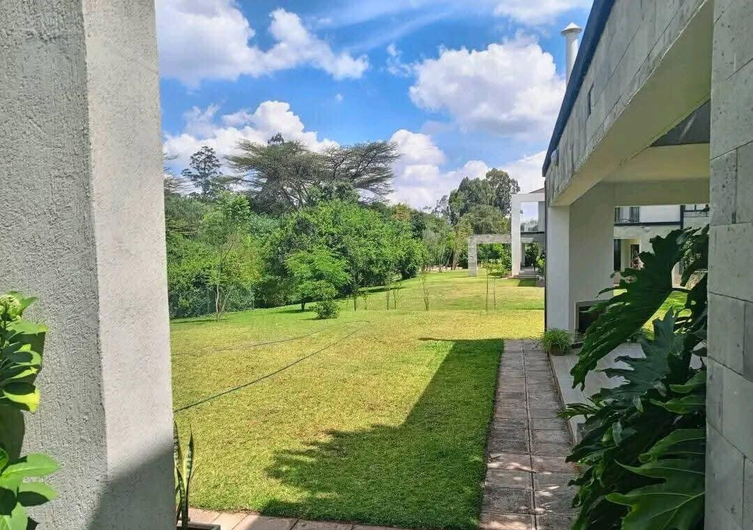 5-Bed Townhouse with DSQ & Double-Volume Living – Karen