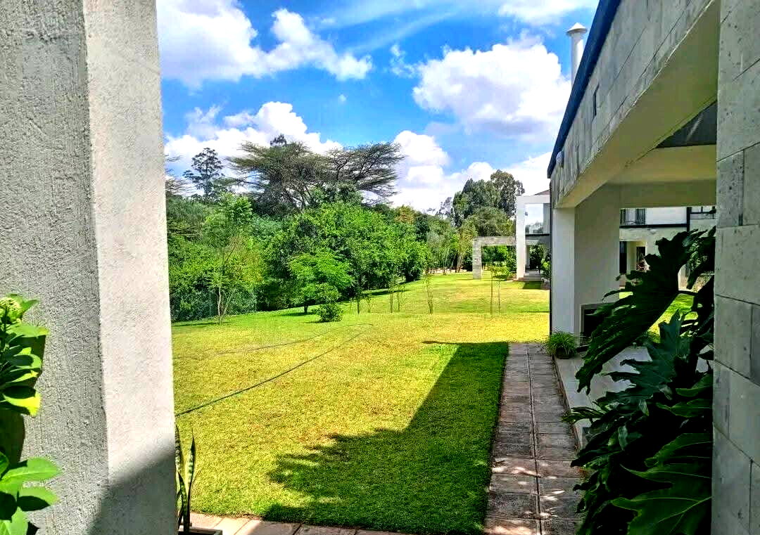 5-Bed Townhouse with DSQ & Double-Volume Living – Karen
