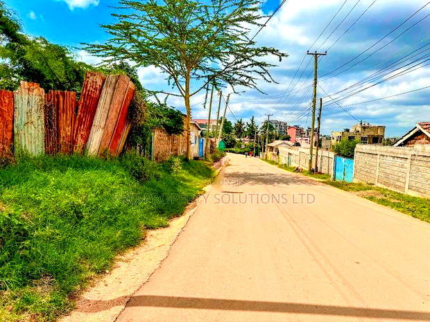 Prime Commercial Plot Touching Tarmac for Sale in Kinoo.