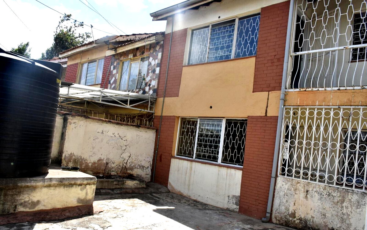 4BR Townhouse with DSQ & Master Ensuite - Golden Gate, South B