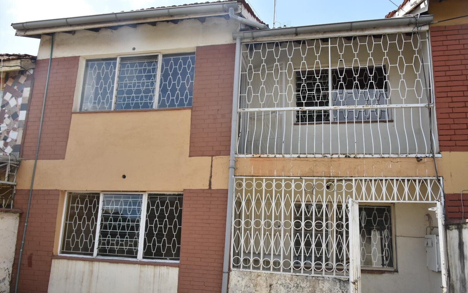 4BR Townhouse with DSQ & Master Ensuite - Golden Gate, South B