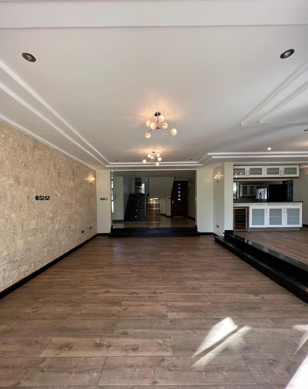 5-Bed Townhouse with DSQ & Shared Pool - Lavington