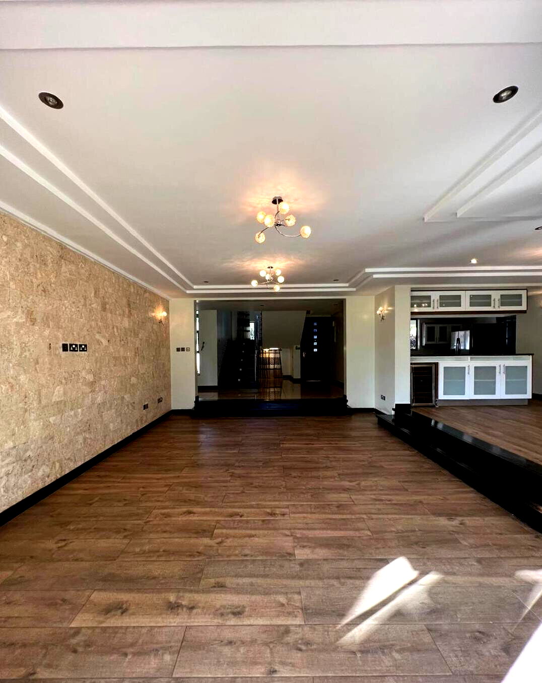 5-Bed Townhouse with DSQ & Shared Pool - Lavington