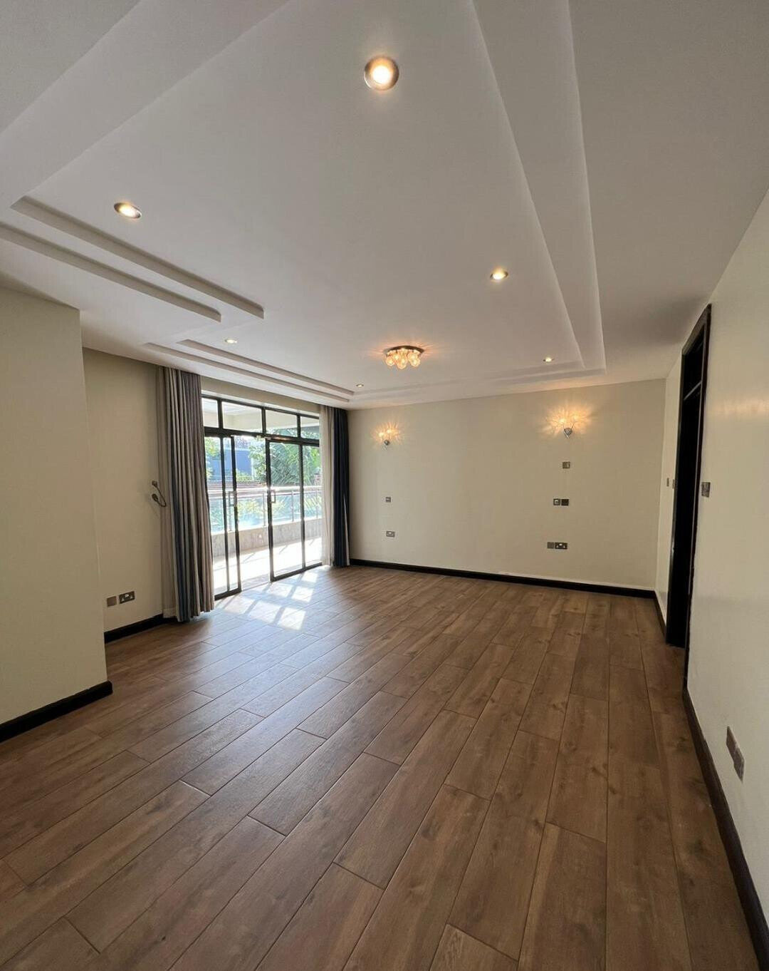 5-Bed Townhouse with DSQ & Shared Pool - Lavington