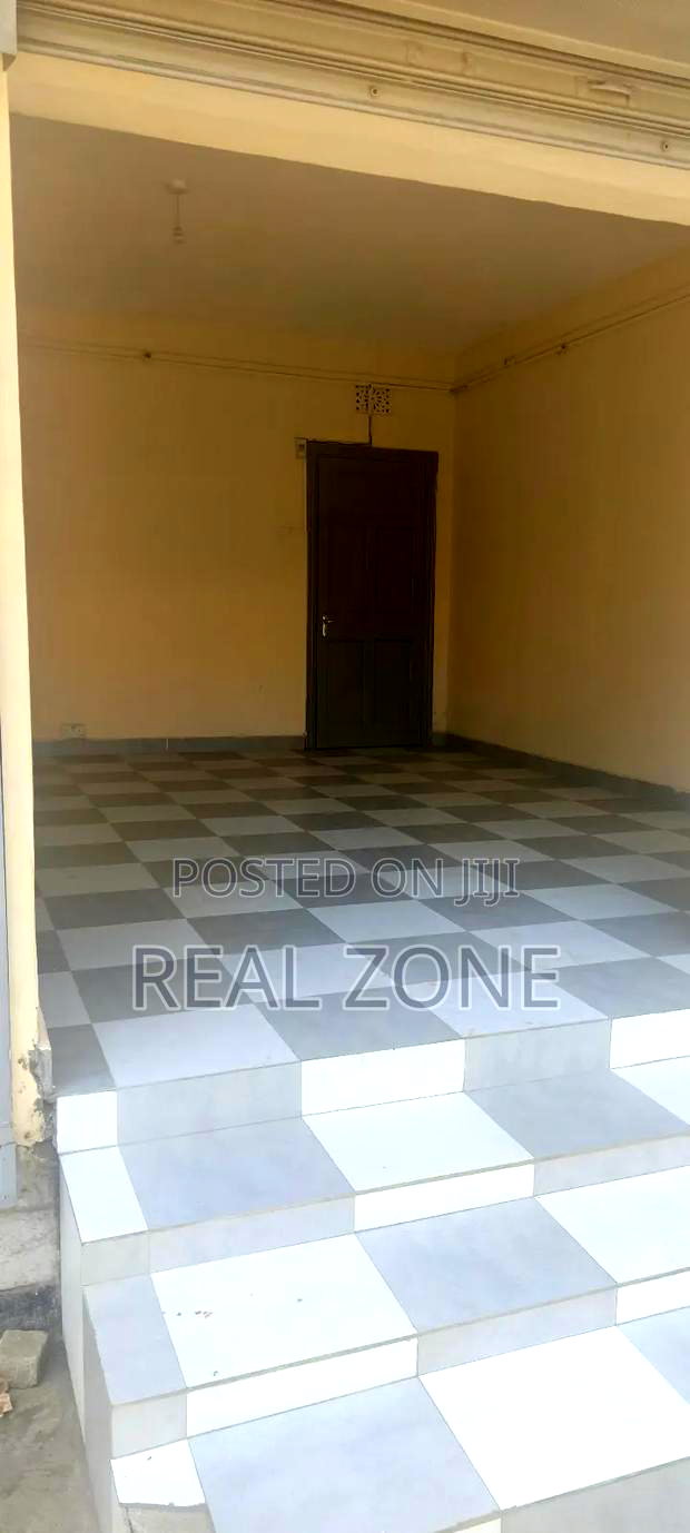 Shop at Ngara to Let