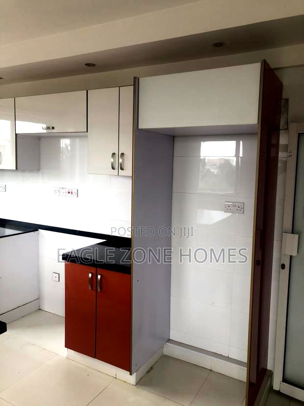 3bdrm Apartment in Rhapta Road for rent