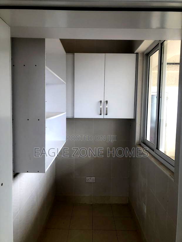 3bdrm Apartment in Rhapta Road for rent