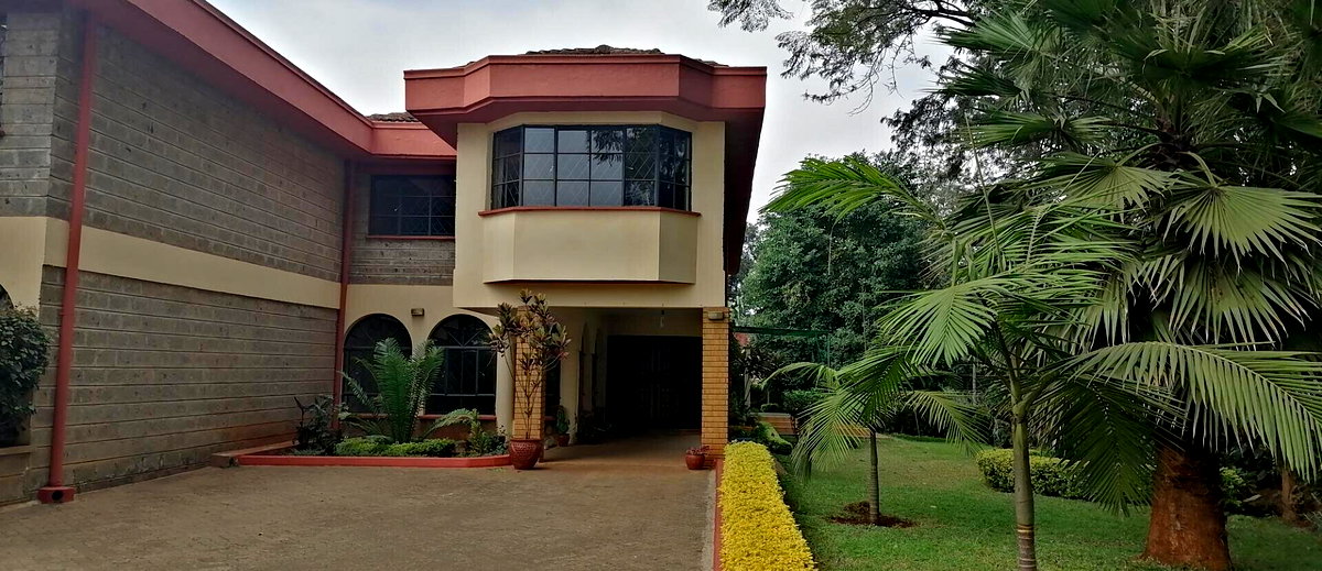 5-Ensuite Townhouse with Quarter-Acre Garden - Spring Valley