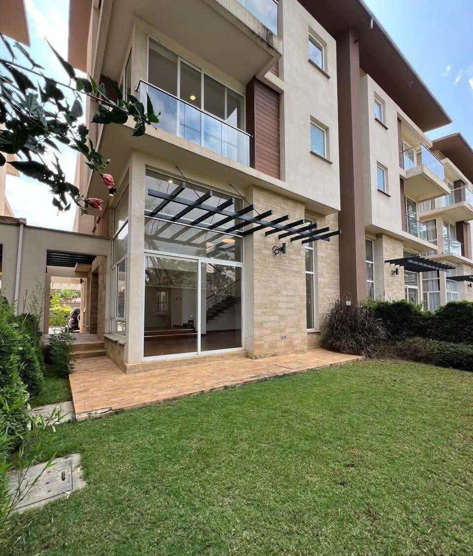 4-Ensuite Townhouse with DSQ & Pool Access - Lavington