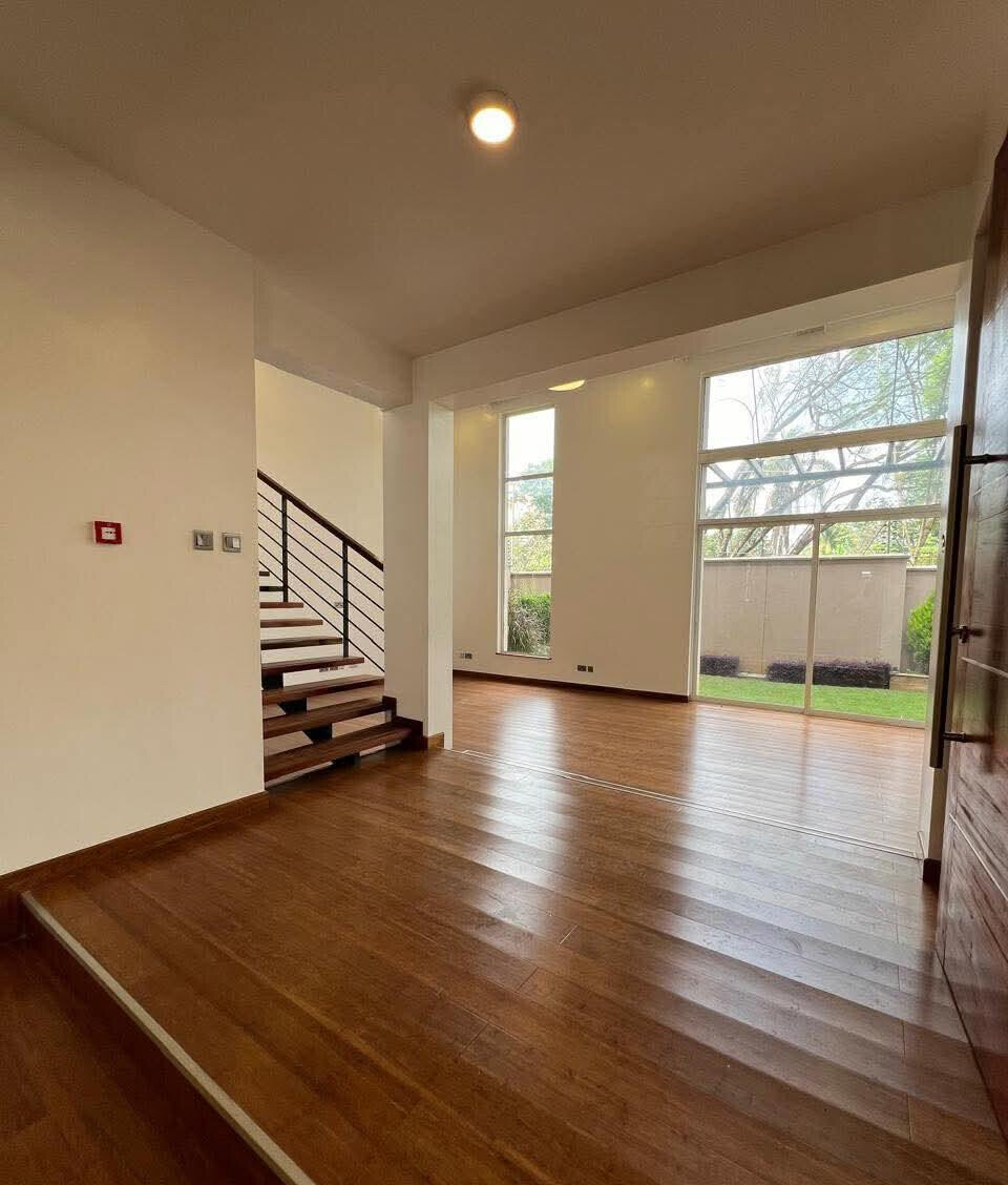 4-Ensuite Townhouse with DSQ & Pool Access - Lavington