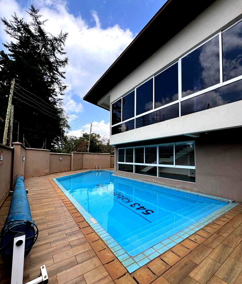 4-Ensuite Townhouse with DSQ & Pool Access - Lavington