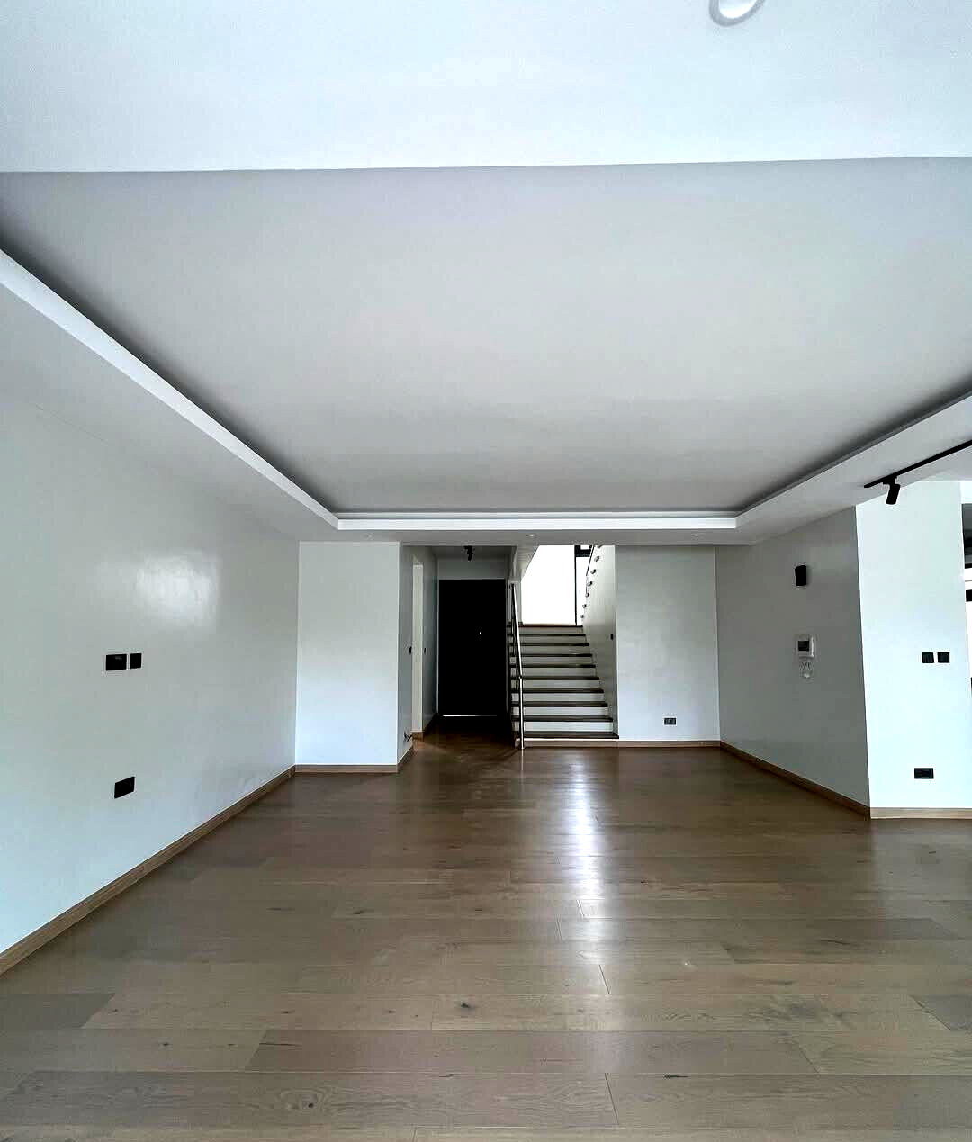 5-Ensuite Villa with Solar Heating & Borehole - Lavington Gated