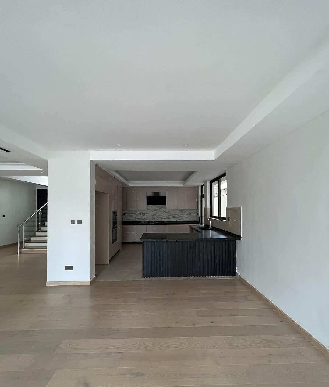 5-Ensuite Villa with Solar Heating & Borehole - Lavington Gated