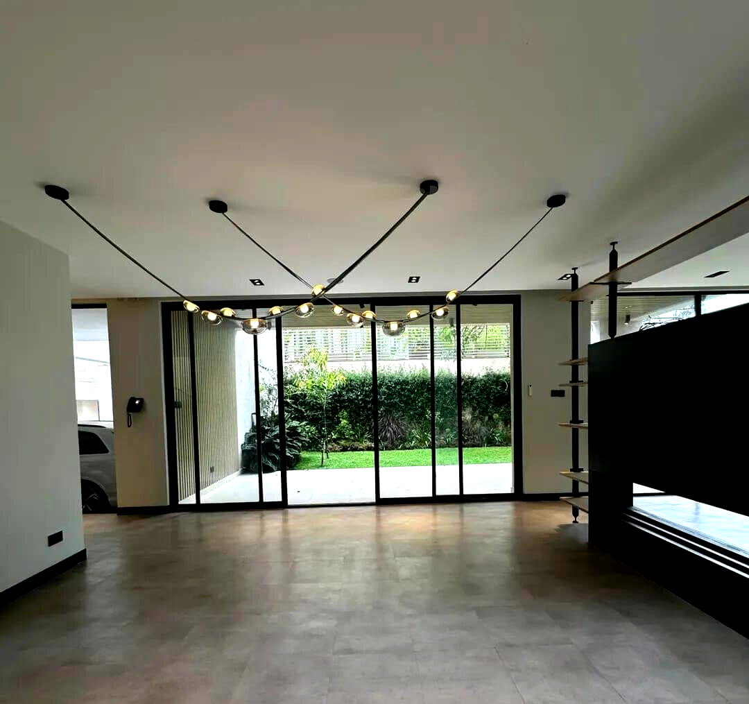 Executive 5BR Smart Villa in Gated Riverside Community - Nairobi