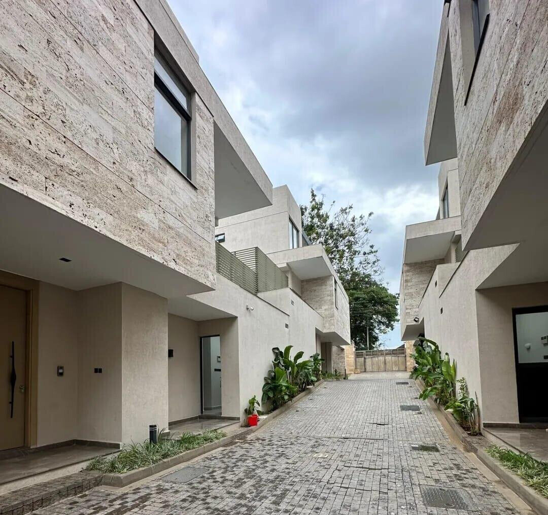 Executive 5BR Smart Villa in Gated Riverside Community - Nairobi