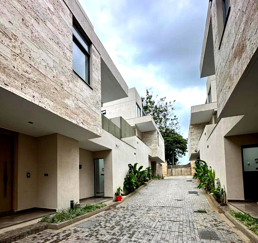 Executive 5BR Smart Villa in Gated Riverside Community - Nairobi