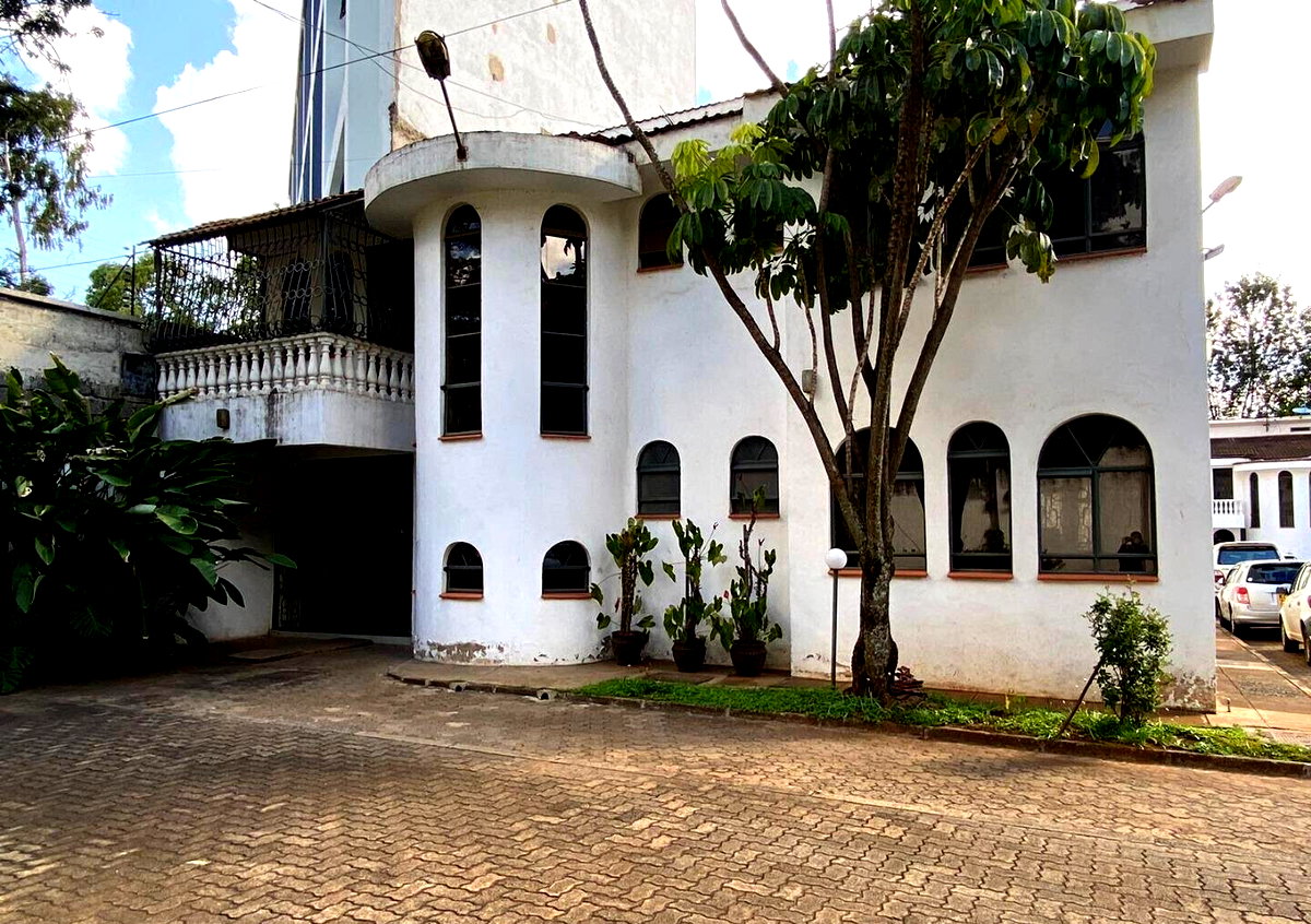 Spacious 5-Bed Townhouse with Water Security - Westlands