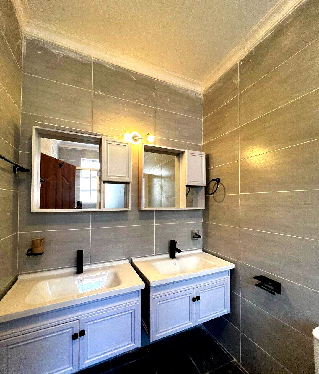 Customizable 4BR Villa with DSQ & Pool Option - Ngong