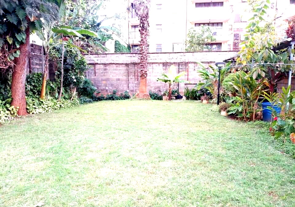 4BR Maisonette with Private Water Backup - Westlands