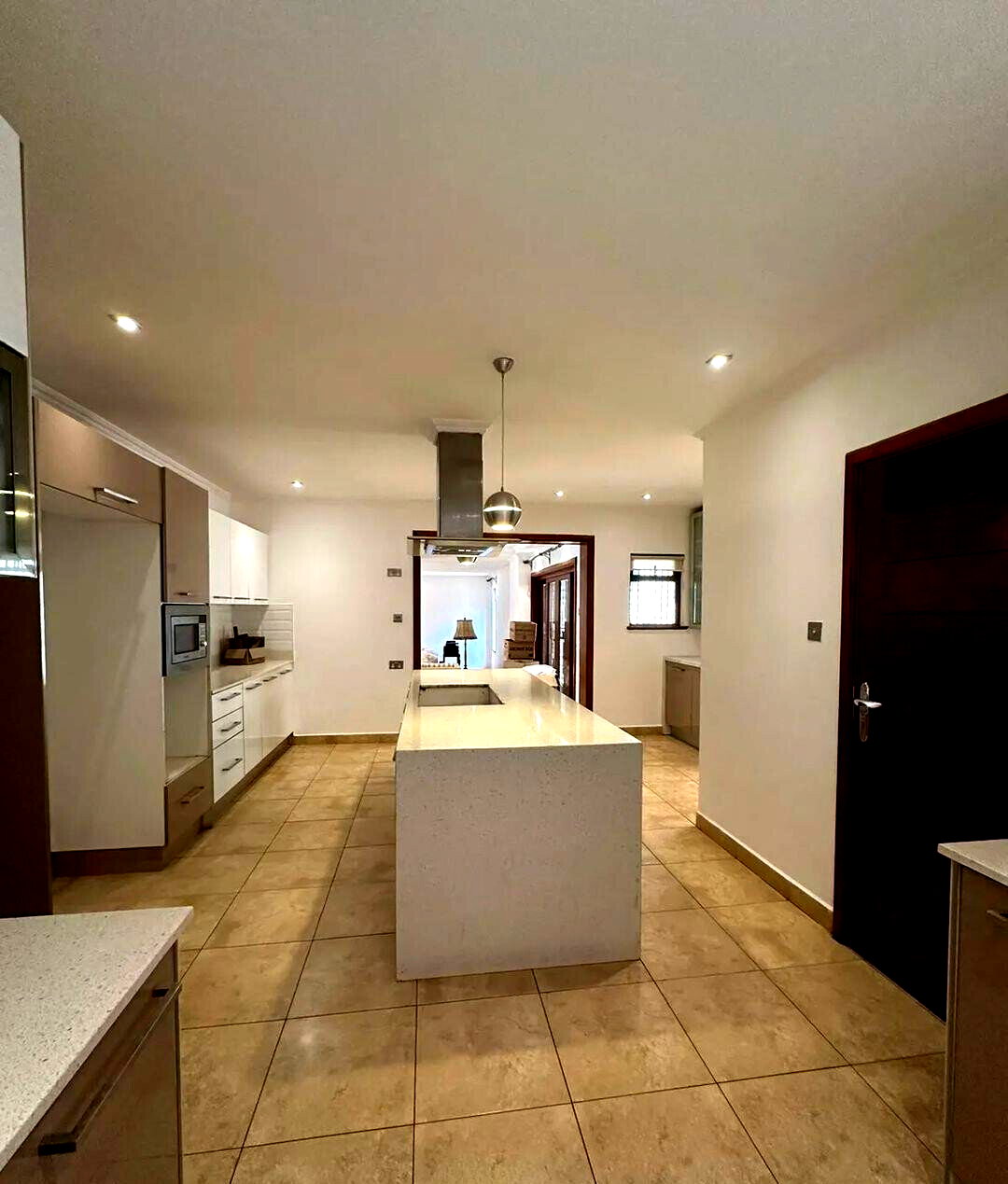 4-Ensuite Townhouse with Generator & Family Room - Lavington
