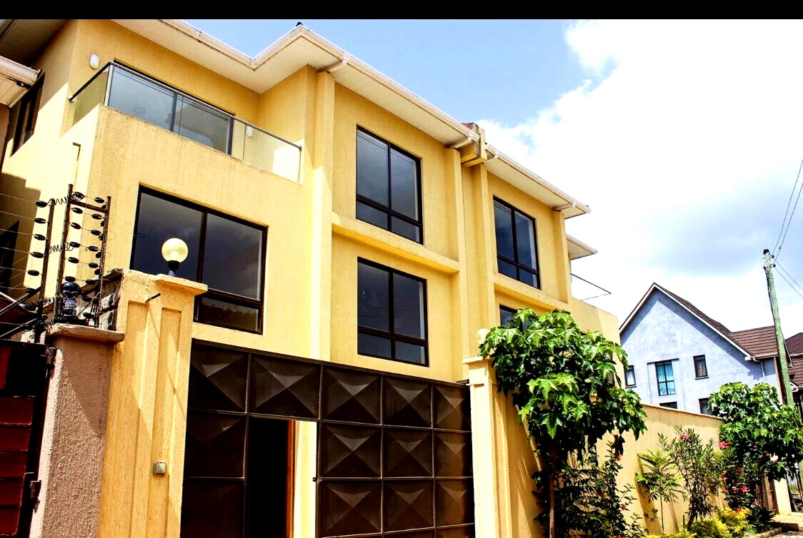 6-Bedroom Townhouse with Servant Quarters & TV Room – Langata