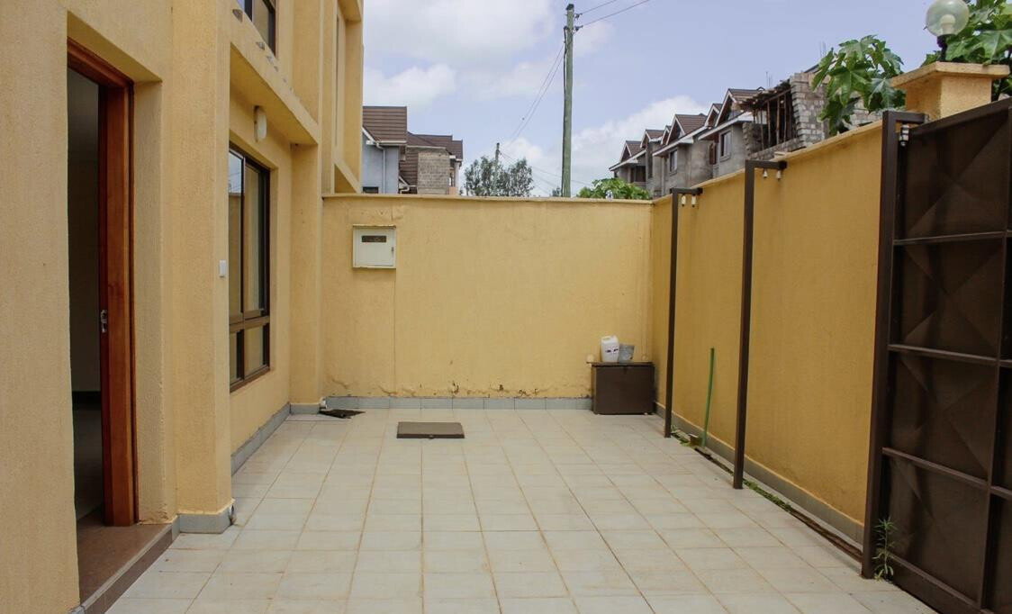 6-Bedroom Townhouse with Servant Quarters & TV Room – Langata