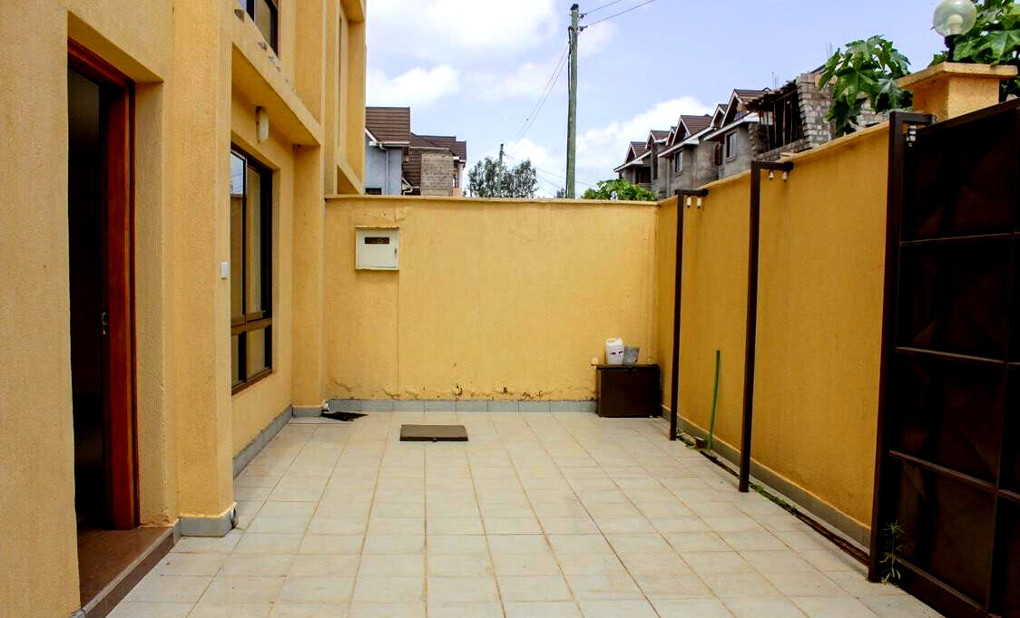 6-Bedroom Townhouse with Servant Quarters & TV Room – Langata