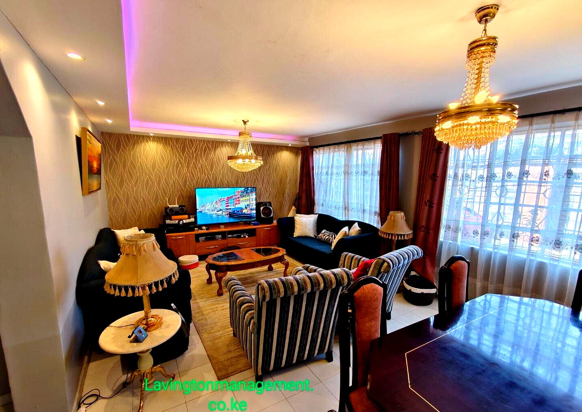 3BR Townhouse with Sprawling Garden & Solar - Lavington