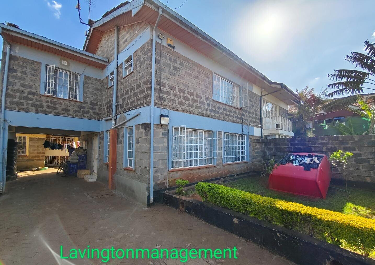 3BR Townhouse with Sprawling Garden & Solar - Lavington