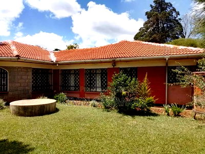 3bdrm Bungalow in Karen for sale - Image 7