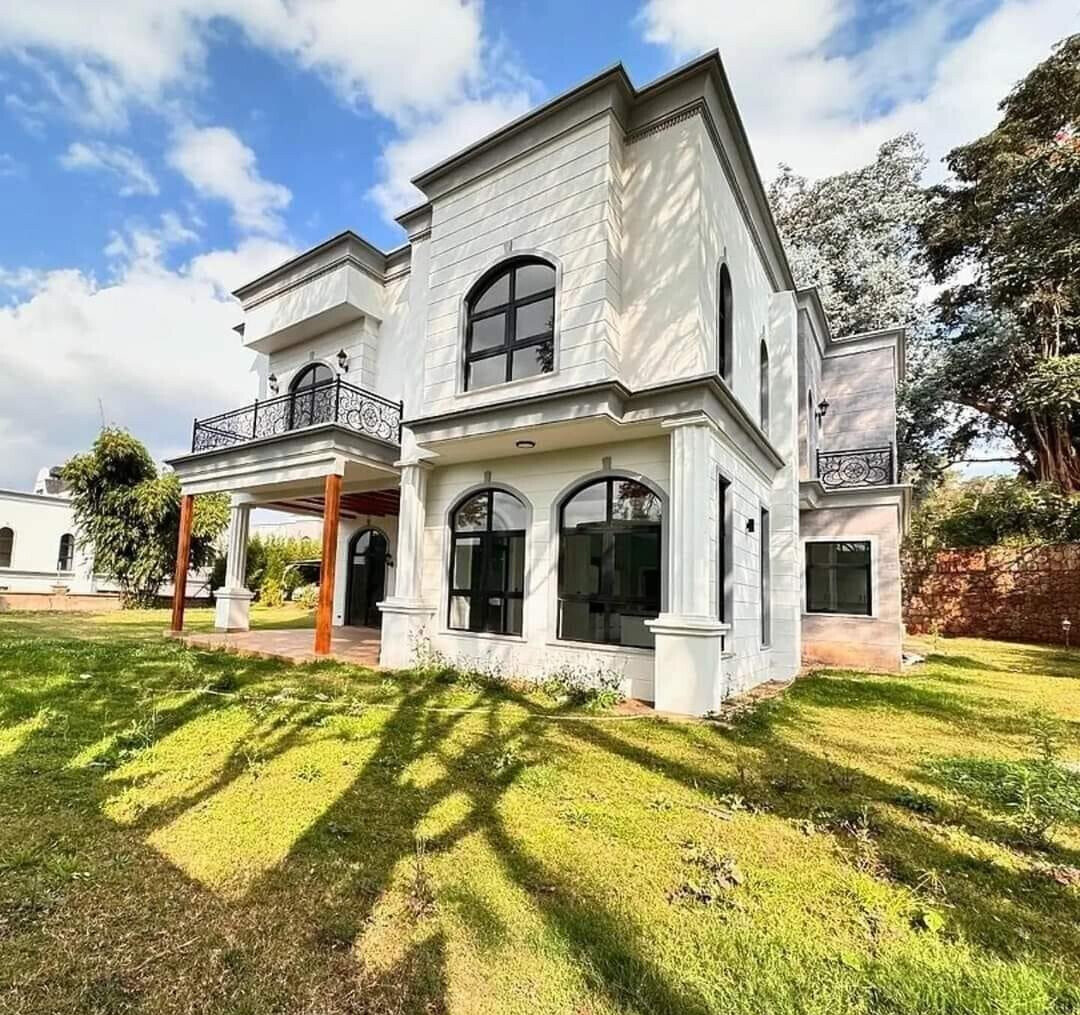 Double-Height Lobby Villa with Smart Home & DSQ - Loresho