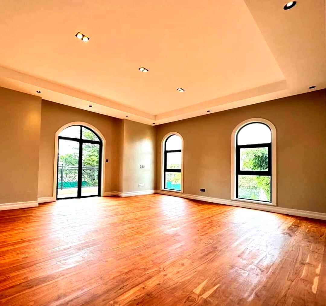Double-Height Lobby Villa with Smart Home & DSQ - Loresho