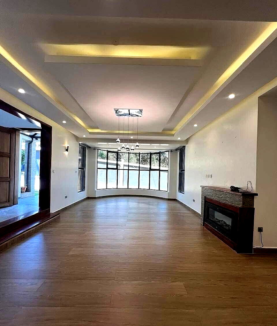 Executive 5-Ensuite Townhouse with DSQ & Garden – Karen