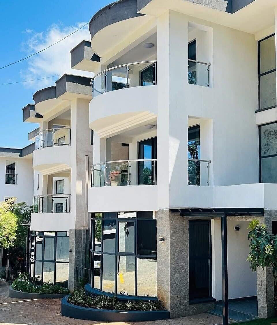 Executive 5-Ensuite Townhouse with DSQ & Garden – Karen