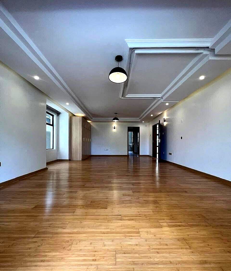 Executive 5-Ensuite Townhouse with DSQ & Garden – Karen