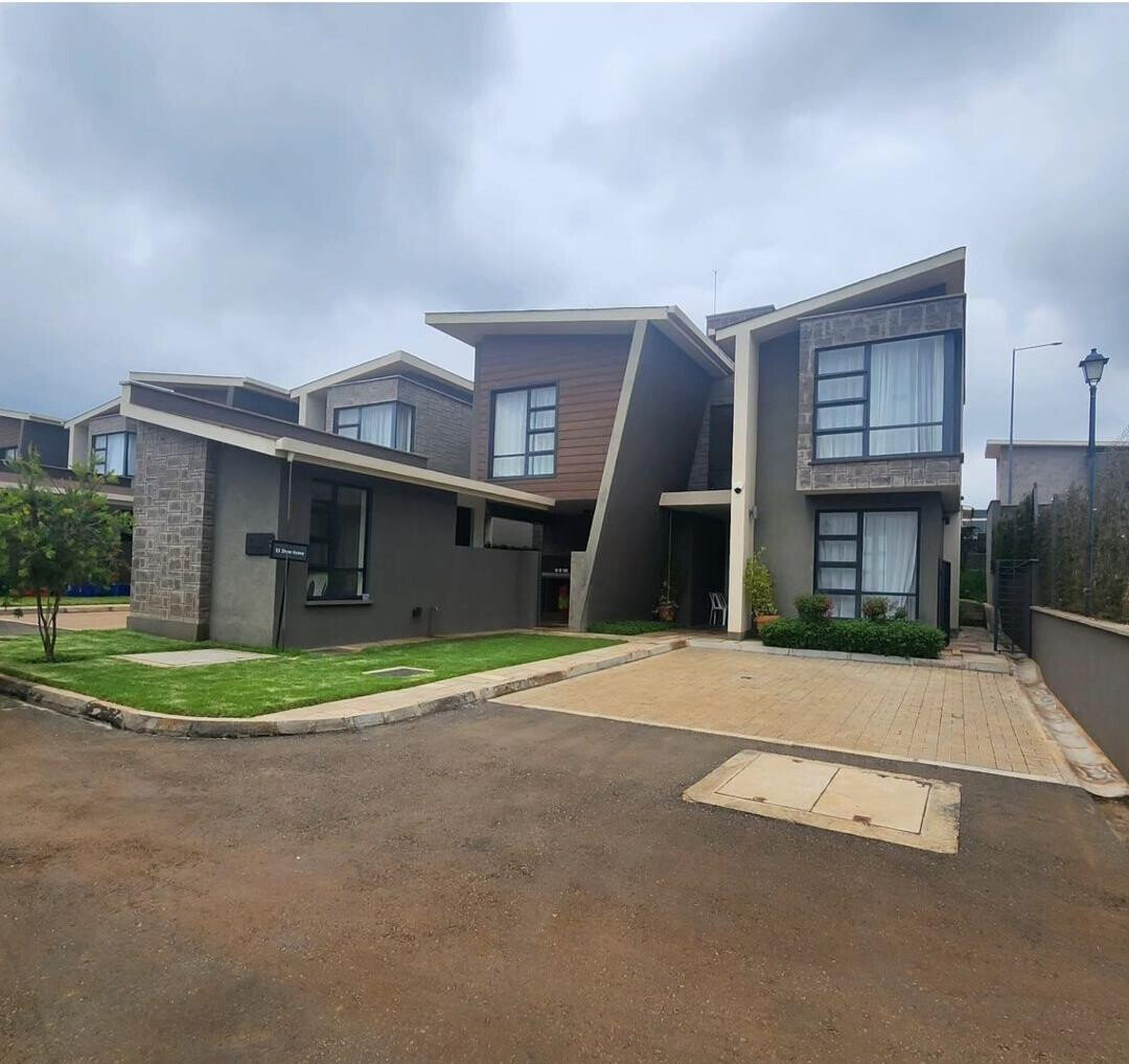 4BR All-Ensuite Townhouse with Heated Pool & Clubhouse - Limuru