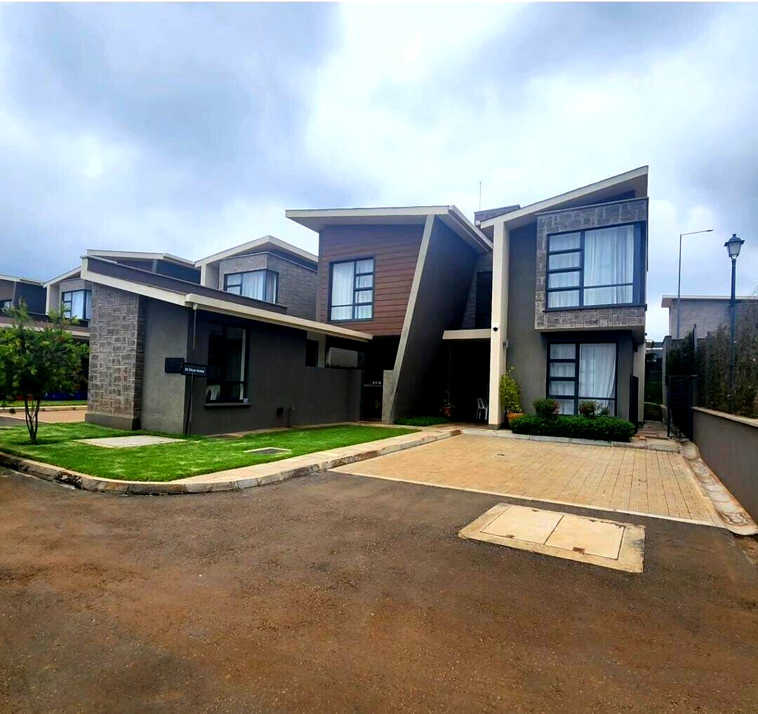 4BR All-Ensuite Townhouse with Heated Pool & Clubhouse - Limuru