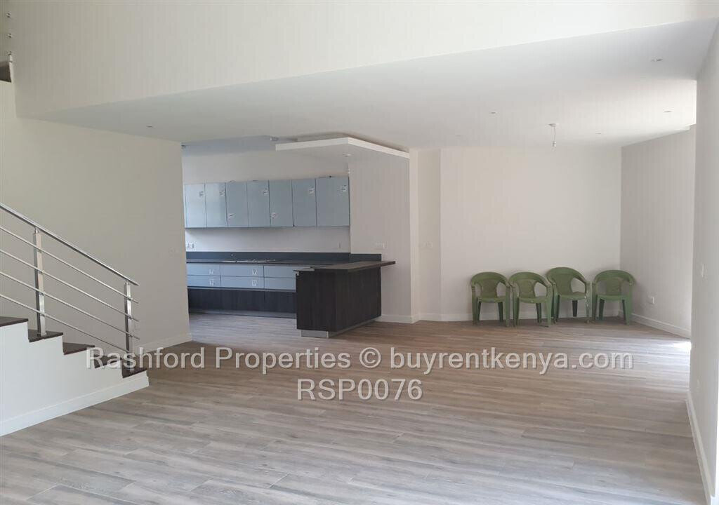 4-Ensuite Townhouse with Rooftop Terrace & DSQ - Lavington