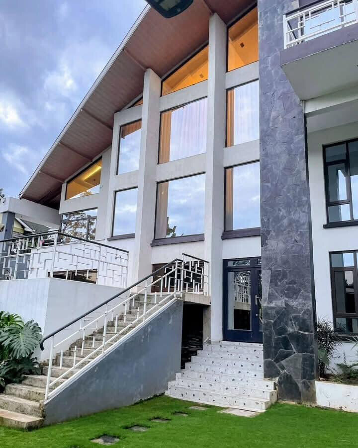 5-Bedroom All-Ensuite Masterpiece on Half an Acre – Kiambu Road