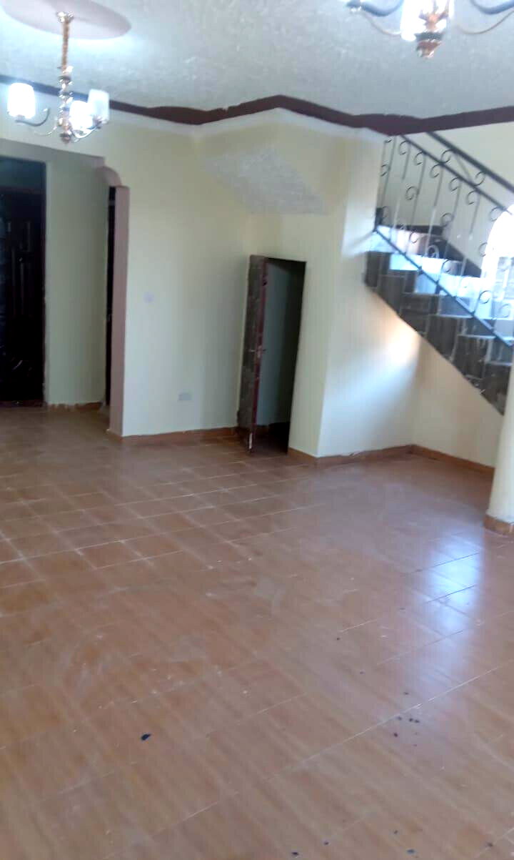 4-Bed Solar Townhouse with Mt Kenya Views & Train Access - Nanyuki